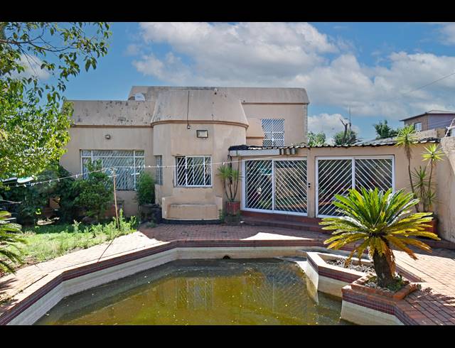 4 BEDROOM HOUSE FOR SALE IN MAYFAIR WEST